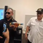 Anggota Komisi XIII DPR RI memeriksa temuan botol minuman keras dan fasilitas mewah di Lapas Kelas IIA Cibinong