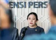 puan maharani memberikan respons usai jokowi menunjukkan KTA PSI